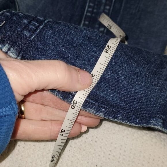 Airwalk Stretch Sz. M Cloud Blue Jean Short Sleeve Full Button Down Blouse Shirt - Picture 10 of 10